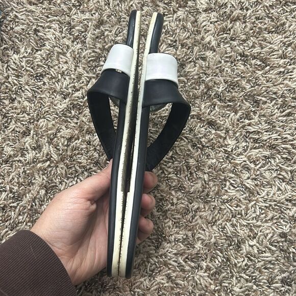 TKEES Kat Strap Leather Sandals Flats Black White Sz 7 - Picture 8 of 8